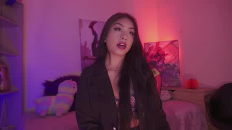 Snapshot of ivette_k chatting on 11.06.25 iveet online show from 11.06.25