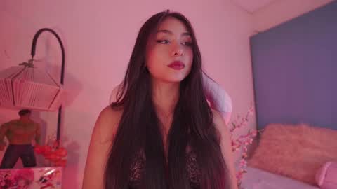 Snapshot of ivette_k chatting on 11.21.25 iveet online show from 11.21.25