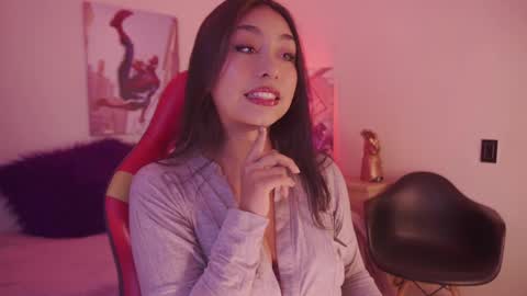 Snapshot of ivette_k chatting on 11.29.25 iveet online show from 11.29.25