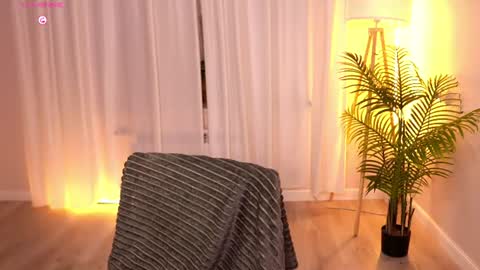 Snapshot of ivi_ca chatting on 07.28.26 Ivica online show from 07.28.26