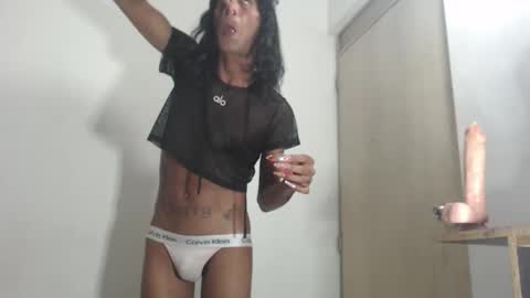 Snapshot of ivonneth chatting on 02.01.26 ivonneth online show from 02.01.26