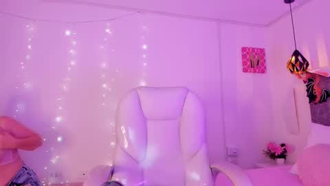 N A T H A L Y   online show from 10.22.25