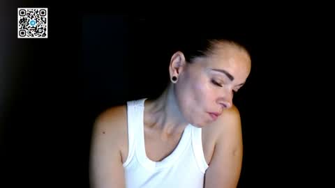 Snapshot of ivorymuse chatting on 06.12.26 Lana online show from 06.12.26