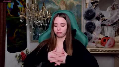 ivorywood_ online show from 10.26.25