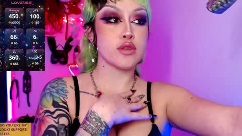 Snapshot of ivy_rosse chatting on 01.15.25 You can find more of me here online show from 01.15.25