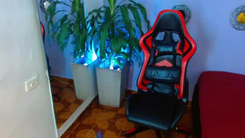 Snapshot of ivy_scorpio chatting on 10.04.25 ivy_scorpio online show from 10.04.25