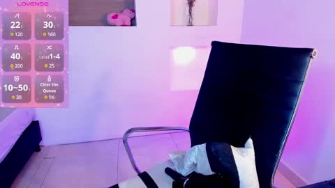 i v y  b l i s s online show from 02.23.25