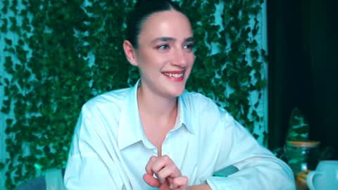 Miss Ivy online show from 12.08.24