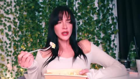 Miss Ivy online show from 12.13.24