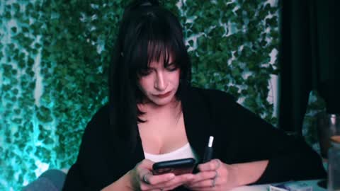 Miss Ivy online show from 12.21.24