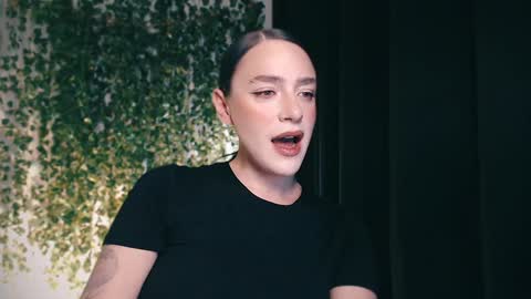 Miss Ivy online show from 01.22.25