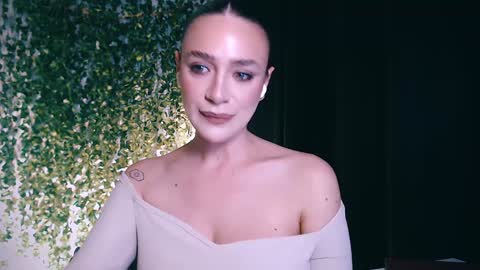 Miss Ivy online show from 02.01.25