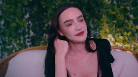 Miss Ivy online show from 11.22.25