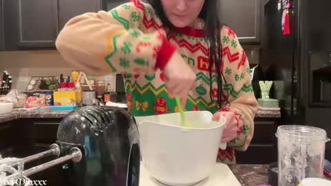 Snapshot of ivyminxxx chatting on 12.24.24 Ivy Minxxx online show from 12.24.24