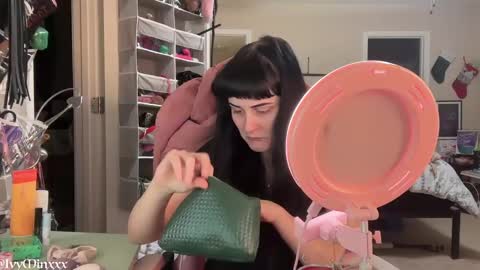 Snapshot of ivyminxxx chatting on 01.06.25 Ivy Minxxx online show from 01.06.25