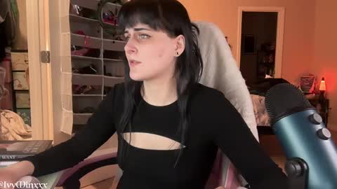 Snapshot of ivyminxxx chatting on 01.17.25 Ivy Minxxx online show from 01.17.25