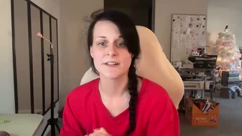 Snapshot of ivyminxxx chatting on 12.19.25 Ivy Minxxx online show from 12.19.25