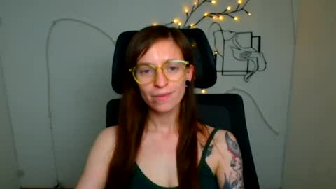 Snapshot of ivynoir_ chatting on 07.16.26 Ivy online show from 07.16.26