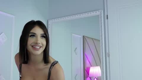 Snapshot of ivynox chatting on 04.24.26 Ivy online show from 04.24.26