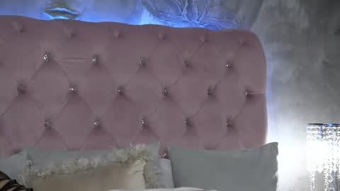  Ivy  online show from 12.04.25