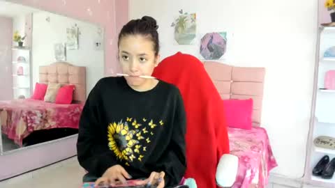 Snapshot of ivyyemerald_ chatting on 07.08.26 IVY online show from 07.08.26
