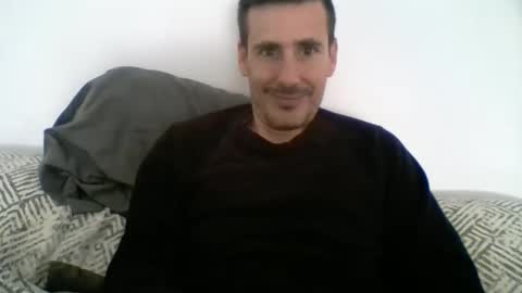 Snapshot of iyoperro chatting on 11.09.25 Casandro online show from 11.09.25