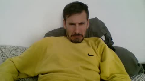 Snapshot of iyoperro chatting on 11.26.25 Casandro online show from 11.26.25