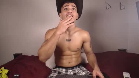 Snapshot of izaak_taylor7 chatting on 09.21.25 izaack online show from 09.21.25