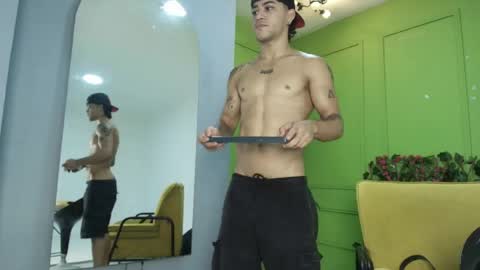 Snapshot of izaak_taylor7 chatting on 04.26.26 izaack online show from 04.26.26