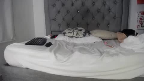 Snapshot of izabellasweet chatting on 03.01.25 Izabella online show from 03.01.25