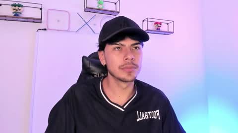 Snapshot of izack_01 chatting on 04.15.26 izack_01 online show from 04.15.26