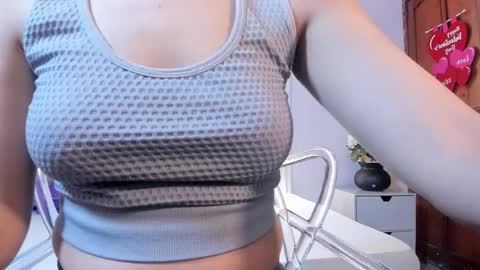 Snapshot of izelevans chatting on 01.19.26 izelevans online show from 01.19.26