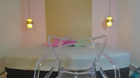 Snapshot of izelevans chatting on 02.16.26 izelevans online show from 02.16.26