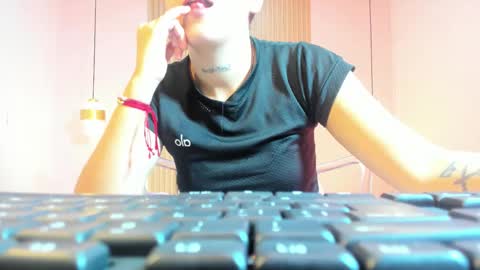 Snapshot of izelevans chatting on 02.17.26 izelevans online show from 02.17.26