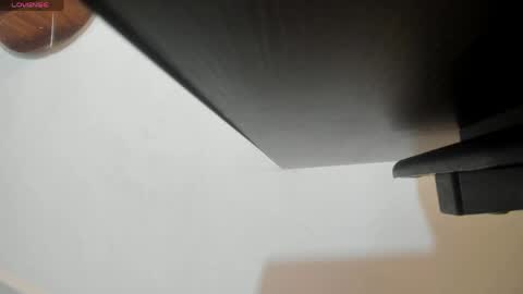 izelevans online show from 04.10.26