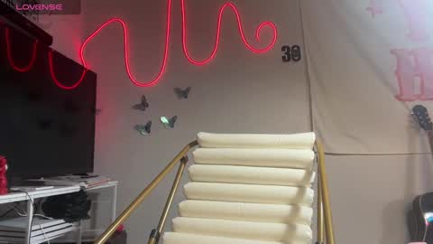 Snapshot of izzyishottttt chatting on 09.12.25 izzyishottttt online show from 09.12.25