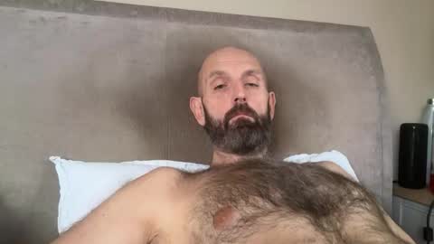 izzysboytoy1 online show from 12.23.25