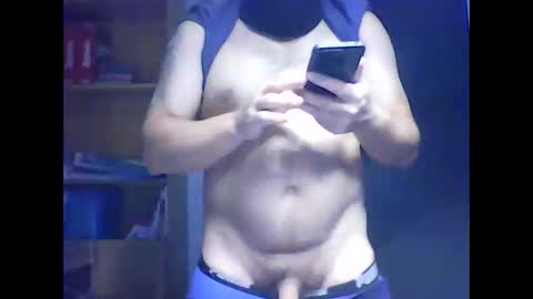 Snapshot of j29sanchez140511 chatting on 10.21.25 j29sanchez140511 online show from 10.21.25
