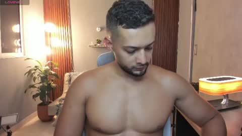 Snapshot of j_calix chatting on 06.14.26 Calix Independient model Insta and twt Calixsnake online show from 06.14.26