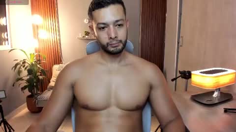 Calix  Independient model Insta and twt Calixsnake online show from 07.31.26