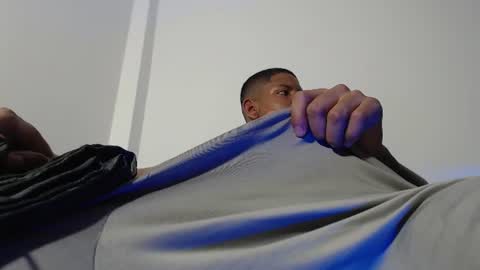 Snapshot of j_erick_ chatting on 06.11.26 j_erick_ online show from 06.11.26