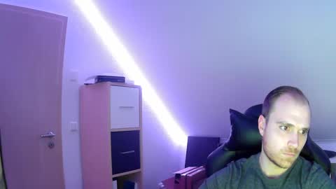 Snapshot of j_german783377 chatting on 02.02.25 here4y online show from 02.02.25