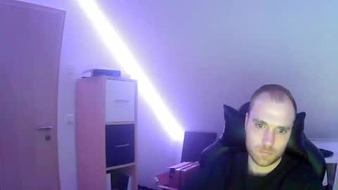 Snapshot of j_german783377 chatting on 02.06.25 here4y online show from 02.06.25