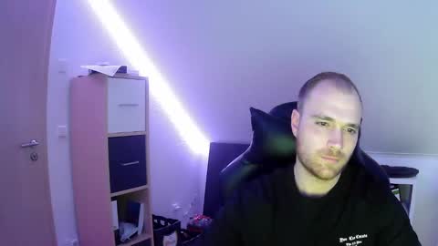 Snapshot of j_german783377 chatting on 03.04.25 here4y online show from 03.04.25