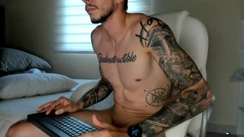 Snapshot of j_king__ chatting on 05.19.26 J King online show from 05.19.26