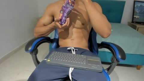 Snapshot of jace_parker chatting on 05.10.26 jace_parker online show from 05.10.26