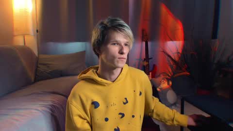 Snapshot of jack_frozt chatting on 05.16.26 brestonsweet online show from 05.16.26