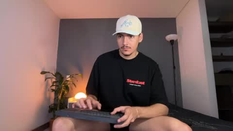 INDEPENDENT MODEL online show from 05.11.26