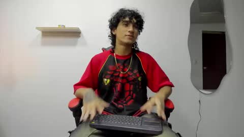 Snapshot of jackestaylor chatting on 10.10.25 Jackes Taylor online show from 10.10.25