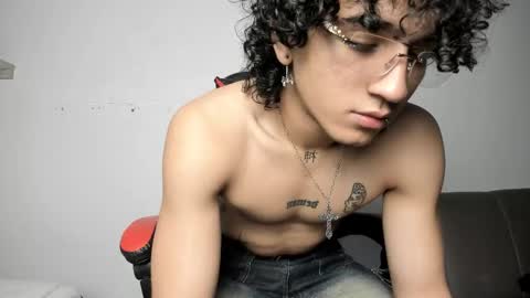 Snapshot of jackestaylor chatting on 11.19.25 Jackes Taylor online show from 11.19.25